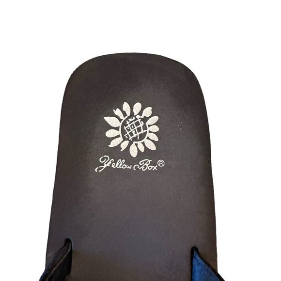 Yellow Box Jello Women’s Size 8 Brown Bejewled Flip Flips - Picture 4 of 4